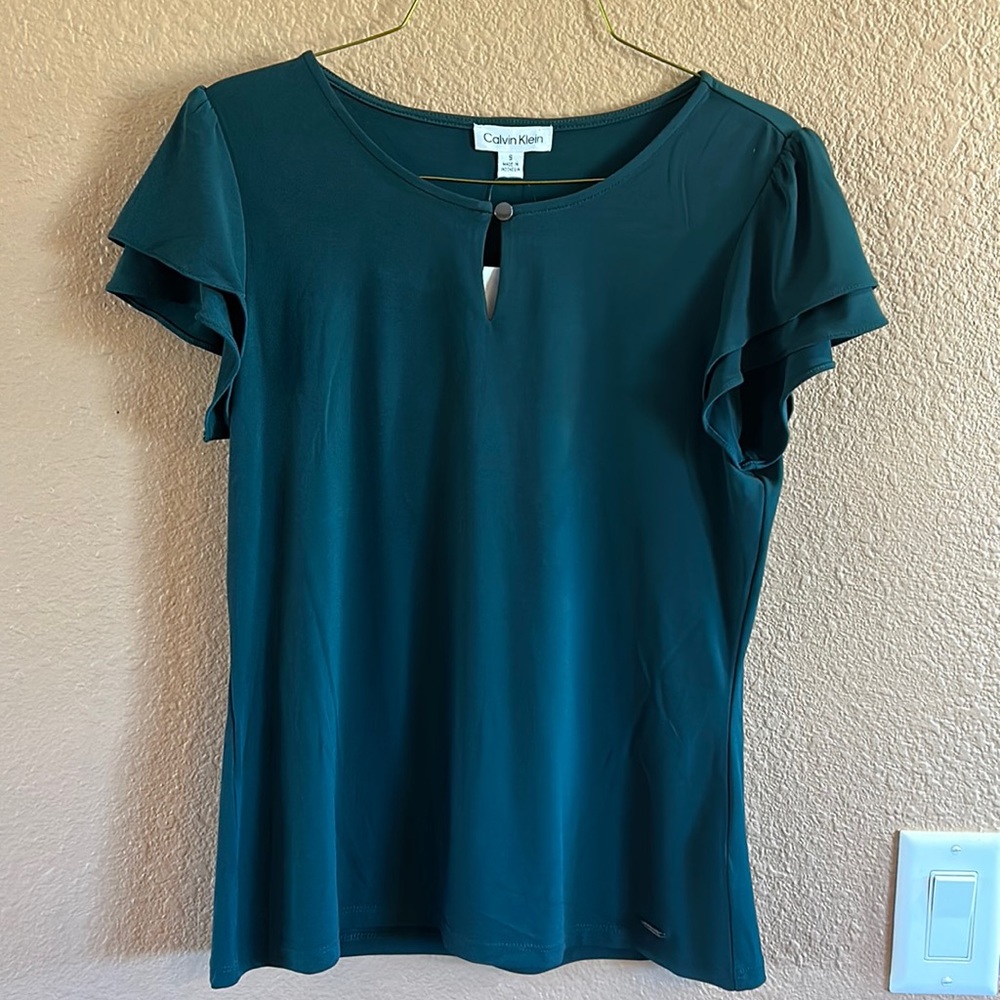 Dark green short sleeve shirt